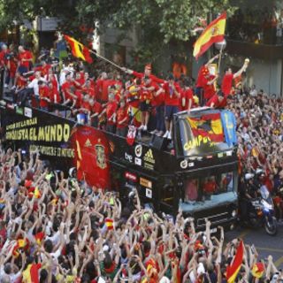 Los campeones recorren las calles de Madrid