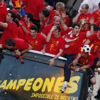 Aficionados aclaman a 'La Roja' en Madrid