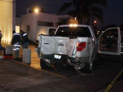 Aspecto de uno de los vehículos en que se transportaban personas que participaron en la balacera. A. HINOJOSA  /
