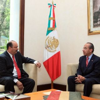 Calderón ofrece apoyo a gobernadores electos