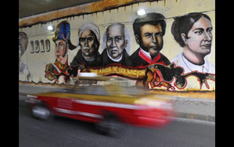 La muestra busca acercar a la gente a un pasado que se vislumbra muy lejano. EFE  /