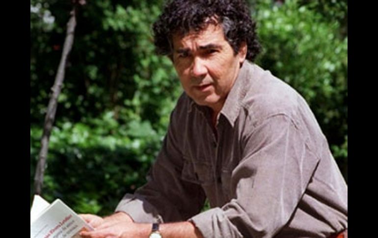 El libro del escritor obtuvo el Premio Alfaguara de Novela 2010. ESPECIAL  /