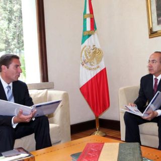 Calderón suma voluntades en su campaña contra el crimen organizado