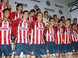 La presentación de la nueva playera del Guadalajara atrajo mucha prensa. E. PACHECO  /
