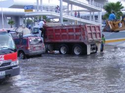 La inundación afecta el puente internacional ubicado en Reynosa. EL UNIVERSAL  /