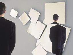 El diseño nos permite jugar con estos espejos sin marco definido que dan movimiento a la pared. ESPECIAL  /