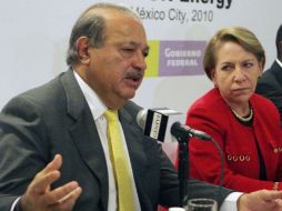 Carlos Slim Helú y la secretaria de Energía, Georgina Kessel. EL UNIVERSAL  /
