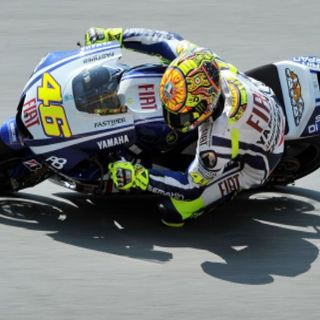 Rossi vuelve a subirse a su Yamaha
