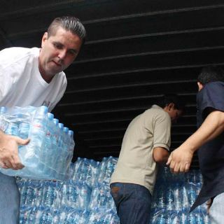 Colabora la UCMA con un tráiler de alimentos para Monterrey