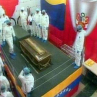 Exhuman restos de Simón Bolívar y obtienen ''hallazgos importantes''