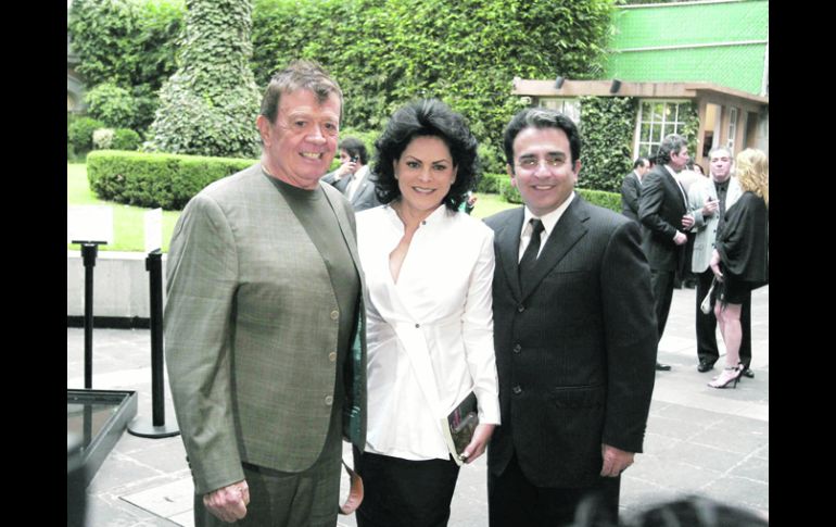 • El actor acompañó a Mara Patricia Castañeda en la presentación de su libro. NTX  /