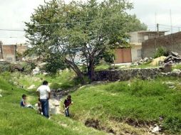 En Zapopan existen familias que se resisten a abandonar sus hogares, aún cuando están en zonas de riesgo. ARCHIVO  /