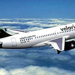 Slim y Azcárraga salen de Volaris