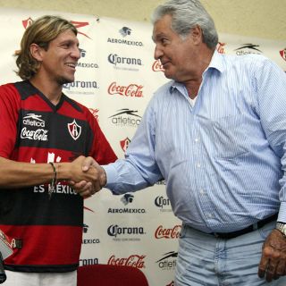 Enrique Vera se queda en la madriguera