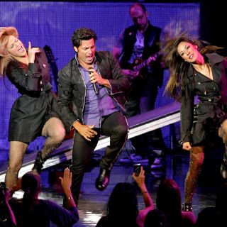 Chayanne desata la euforia en el Telmex