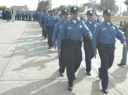 Durante enfrentamientos contra el crimen organizado, también se han cobrado vidas de polícias municipales, en todo el país. ARCHIVO  /