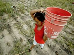 Cuando el exceso de calor es acompañado de falta de agua, puede resultar peligroso para la población. S. NUÑEZ  /