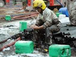 Se calcula que las labores de rescate continúen por al menos 24 horas. AFP  /