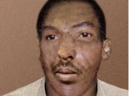 La Interpol difundió hoy dos fotografías del rostro reconstruido de los presuntos suicidas. AFP  /