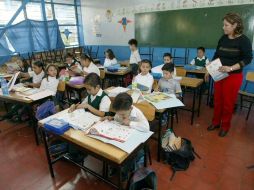 Los profesores aspiran a una plaza de base en alguna escuela del país. ARCHIVO  /