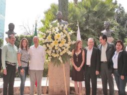 La ceremonia por el aniversario luctuoso de Benito Juárez tuvo lugar en la explanada del Comité Directivo Estatal del PRI. S. NUÑEZ  /