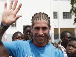 Sergio Ramos convivió con niños senegaleses. REUTERS  /