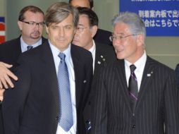 El presidente de la Federación de Chile de Futbol, Harold Mayne-Nicholls (izq.). AP  /