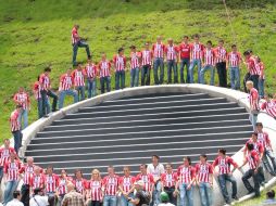 Chivas se tomó hoy la foto oficial en un respiradero del nuevo estadio. S. NÚÑEZ  /