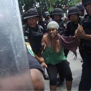 Suman ocho los detenidos tras enfrentamientos en zócalo de Oaxaca