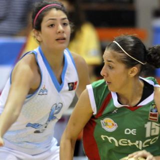 Mexicanas inician con el pie derecho en basquetbol