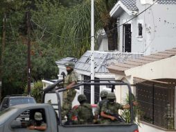 Militares patrullan los alrededores del sitio del enfrentamiento entre dos grupos rivales. REUTERS  /