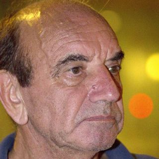 Conceden fianza a escritor británico en Singapur