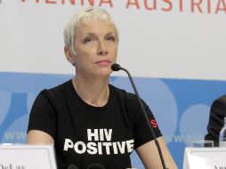 Imagen de la cantante durante su discurso en la conferencia del SIDA en Austria. EFE  /