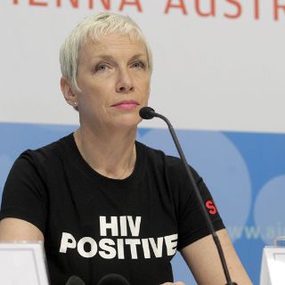 La voz de Lennox reivindica los derechos humanos de los afectados por el sida