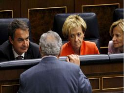 Salgado apuntó que las medidas de austeridad aprobadas por el Ejecutivo repercutirán de forma negativa en el consumo 2011. EFE  /