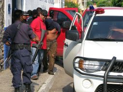 Los detenidos fueron llevadoa a la PGJE para ser investigados por la agresión contra el joven. M. PATIÑO  /