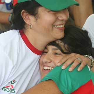 Caen diez oros para México