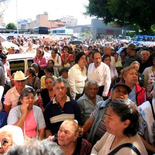 Con recursos públicos, Guadalajara organiza manifestación de adultos mayores