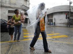 Las lluvias intensas ocasionadas por la onda tropical número 17 continúan afectando a Campeche. NTX  /