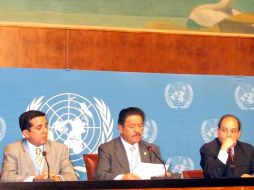 Legisladores encabezados por el presidente del Senado, Carlos Navarrete, anuncian nuevos apoyos contra la Ley SB 1070. NTX  /