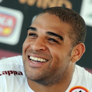 Adriano trabaja para no cometer errores