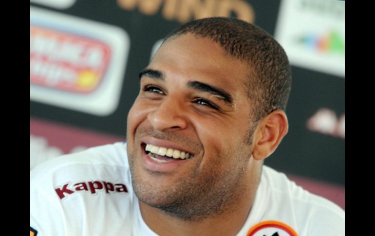 El jugador brasileño Adriano Leite Ribeiro durante una rueda de prensa. EFE  /