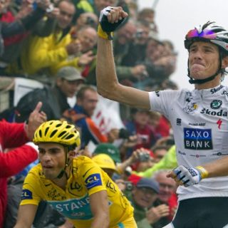 Contador se acerca al título