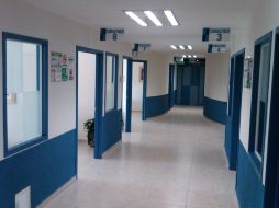 Nuevas instalaciones del piso dos del Hospital Civil Juan I. Menchaca. R. ZAPATA  /