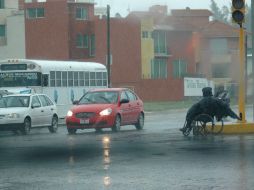 El especialista explicó que tras varios días lloviendo, los suelos se encuentran saturados de agua. ESPECIAL  /