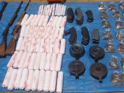 El Ejército mexicano decomisó 26 kilos de explosivos tovex y armas en el estado de Chihuahua. EL UNIVERSAL  /