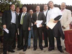 Los ocho ediles anunciaron que extenderán las columnas de seguridad mediante un acuerdo firmado. EL INFORMADOR SAÚL NUÑEZ  /