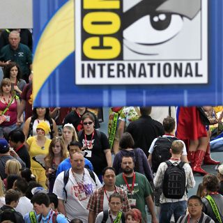 Los superhéroes entran en escena en la feria del cómic