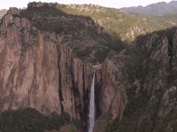 Cascada de Basaseachi, considerada una de las más altas de México, con más de 246 metros de caída de agua. ESPECIAL  /