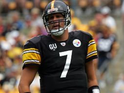 Los jugadores de la NFL pueden elegir cualquier casco que cumpla con los niveles de seguridad nacionales. ESPECIAL  /